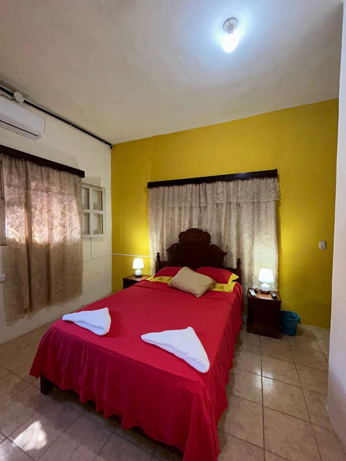 Casa Maya Itza Флорес Экстерьер фото