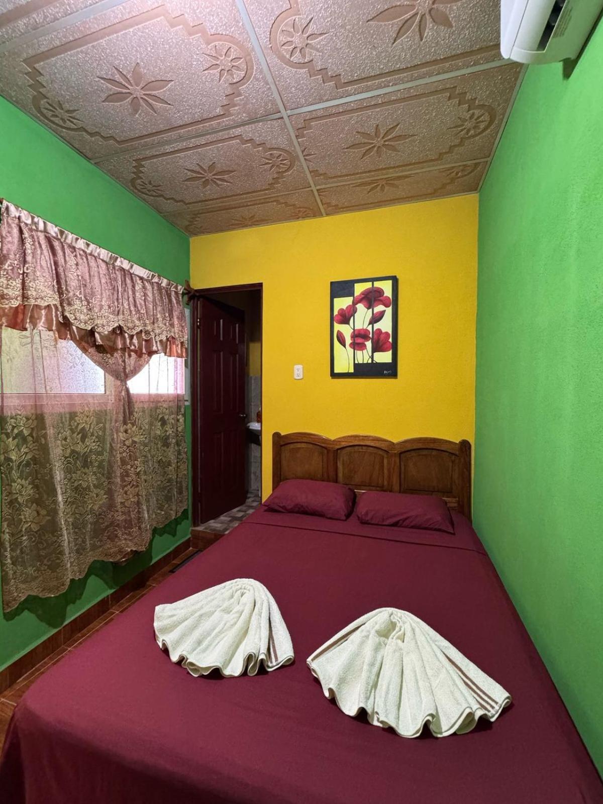 Casa Maya Itza Флорес Экстерьер фото
