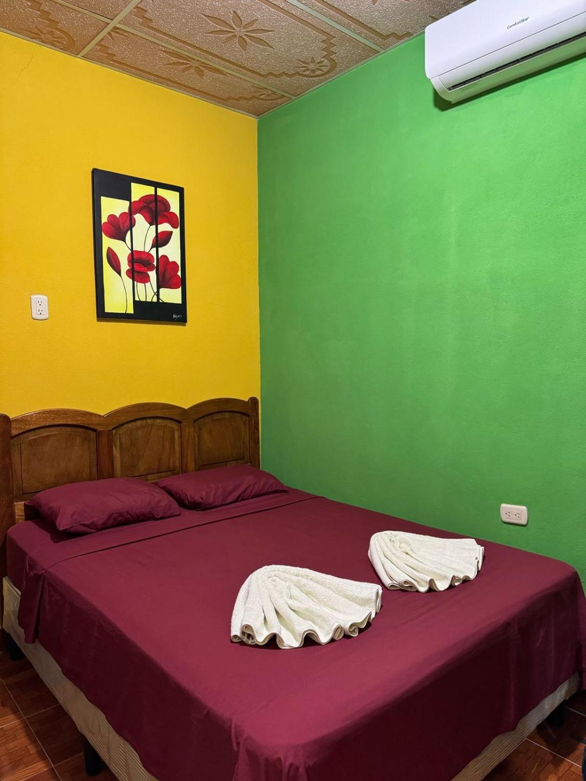 Casa Maya Itza Флорес Экстерьер фото