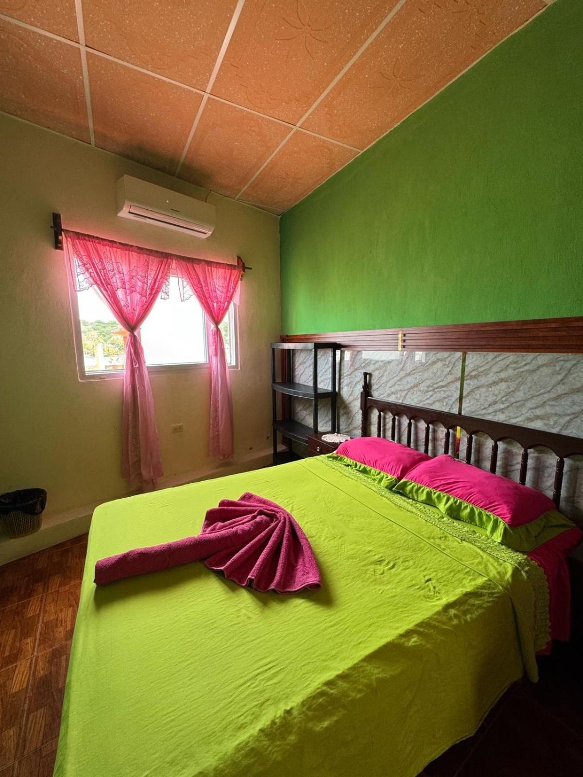 Casa Maya Itza Флорес Экстерьер фото